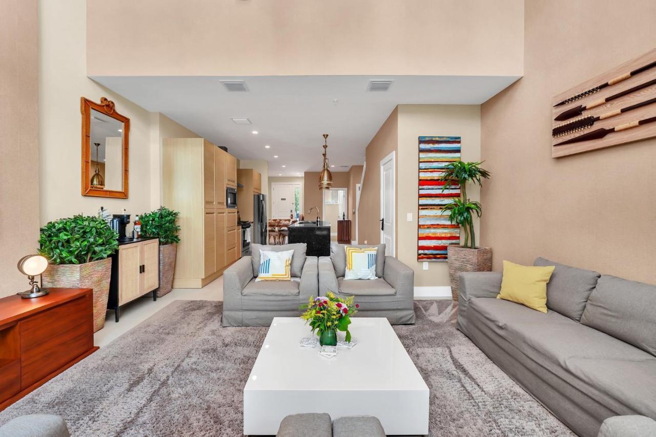Luxury Villa Less Than A Mile From Disneyworld -Bonus Elevator- Orlando Buitenkant foto