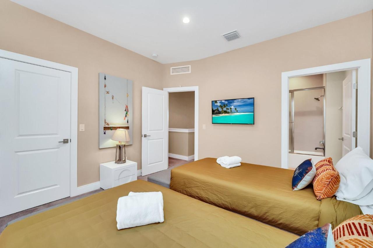 Luxury Villa Less Than A Mile From Disneyworld -Bonus Elevator- Orlando Buitenkant foto